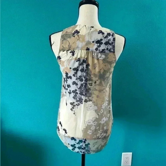 T. Babaton by Aritzia Ainsley silk sleeveless blouse - Picture 4 of 6